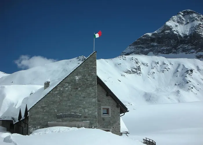 Rifugio Ca Runcasch Gasthof Lanzada